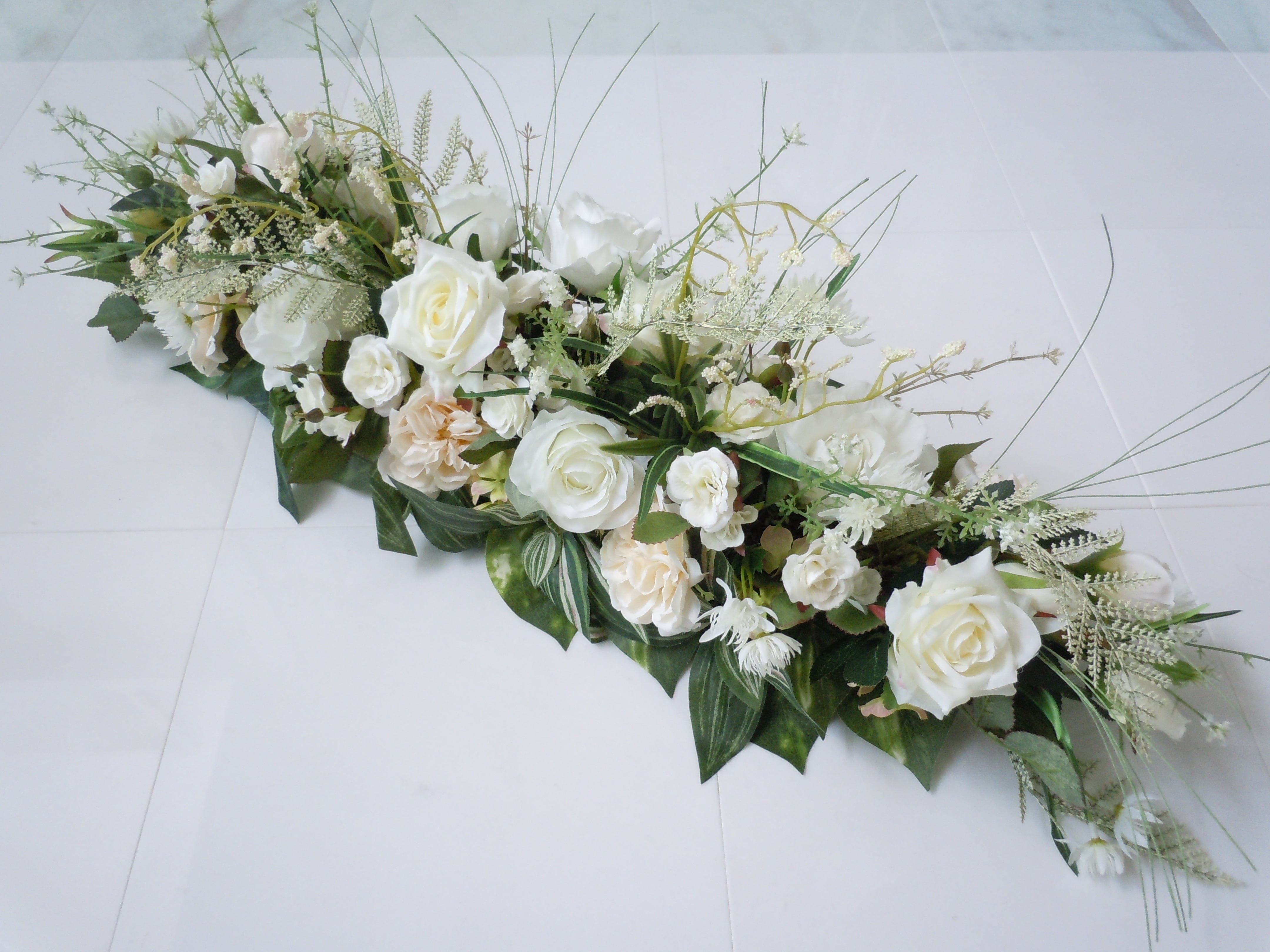 ◇ナチュラル ホワイト＆グリーン 豪華 90cmのテーブル装花