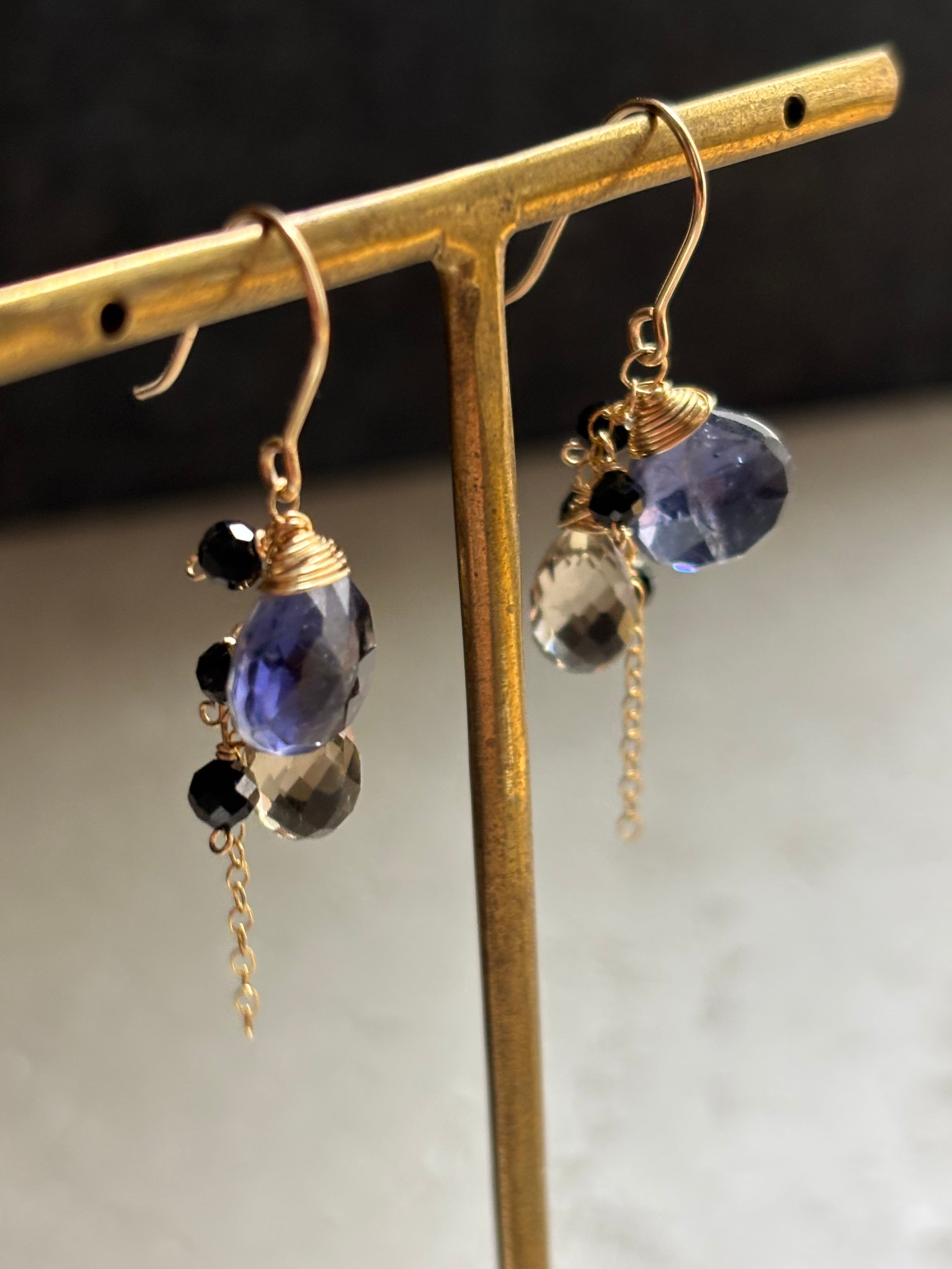 14kgf》アイオライトとオリーブクオーツのピアス | mellow PLU