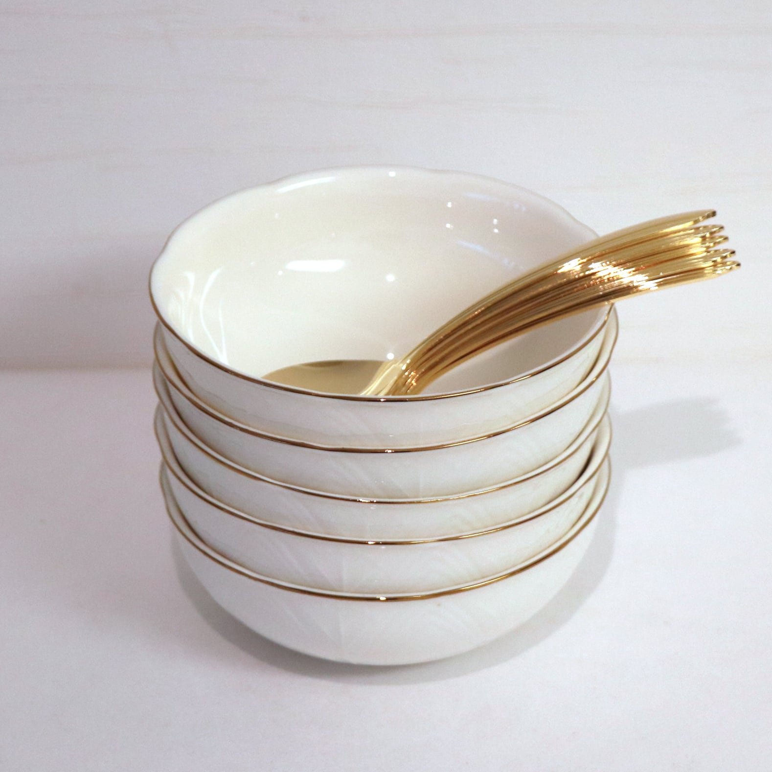 白地に金縁の食器セット 12点 61zA8Wpk0JL._AC_UF350,