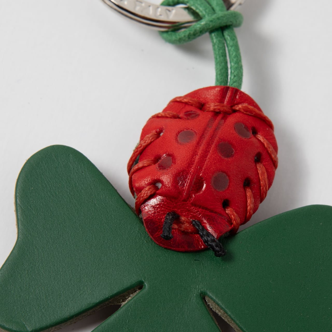 四葉のクローバー / レザーキーホルダー / ラ・クオイエリア / La