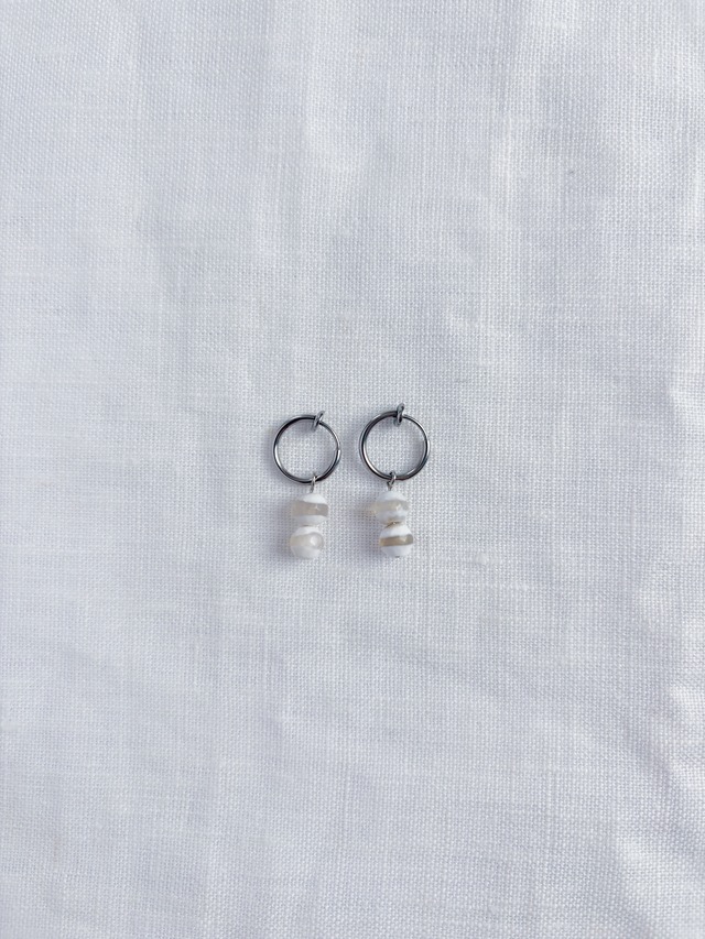 87. white × dullness × border