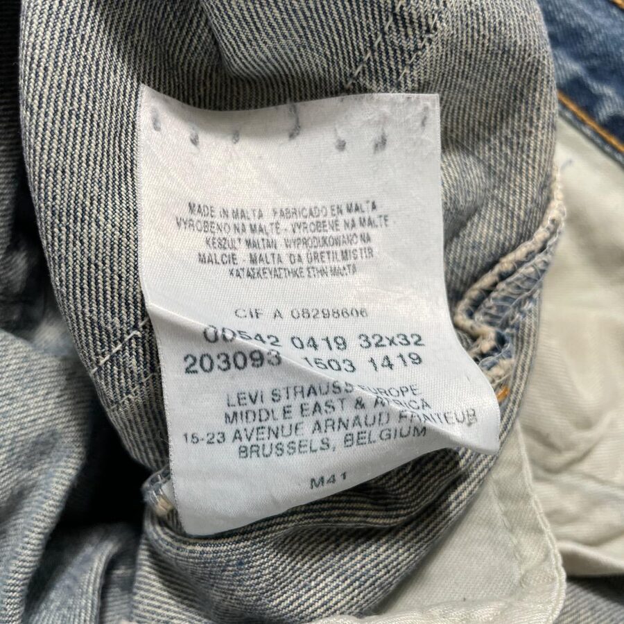 リーバイス 542 洗濯タグ MADE IN MALTA と欧州法人のブリュッセルの住所
