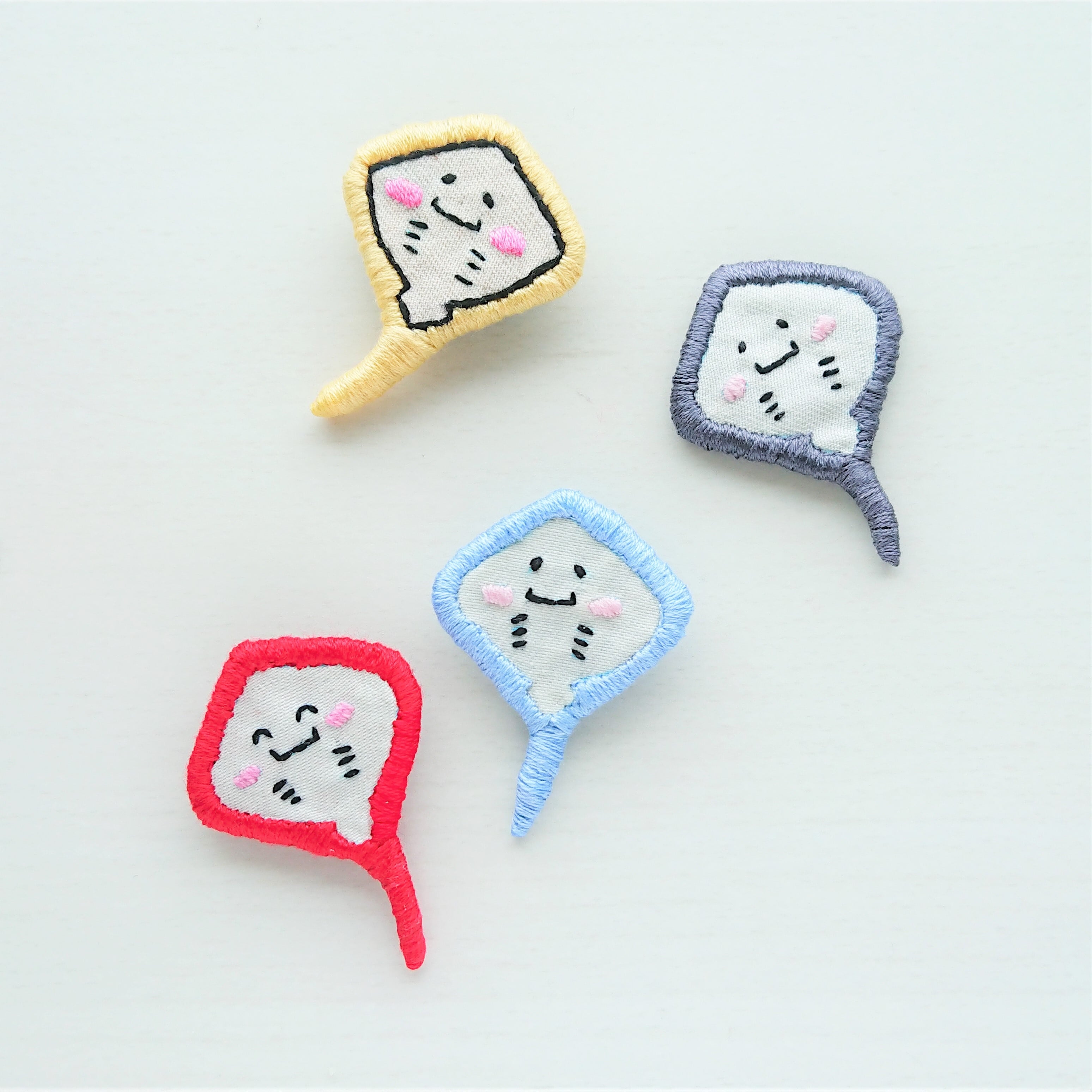 エイの刺繍ブローチ | chicori