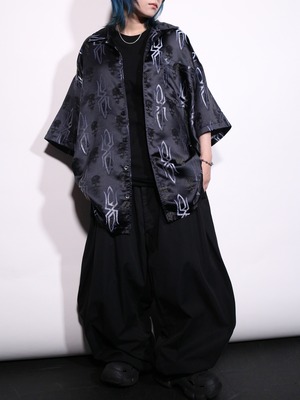 glossy fabric spiky skull pattern oversize s/s shirt