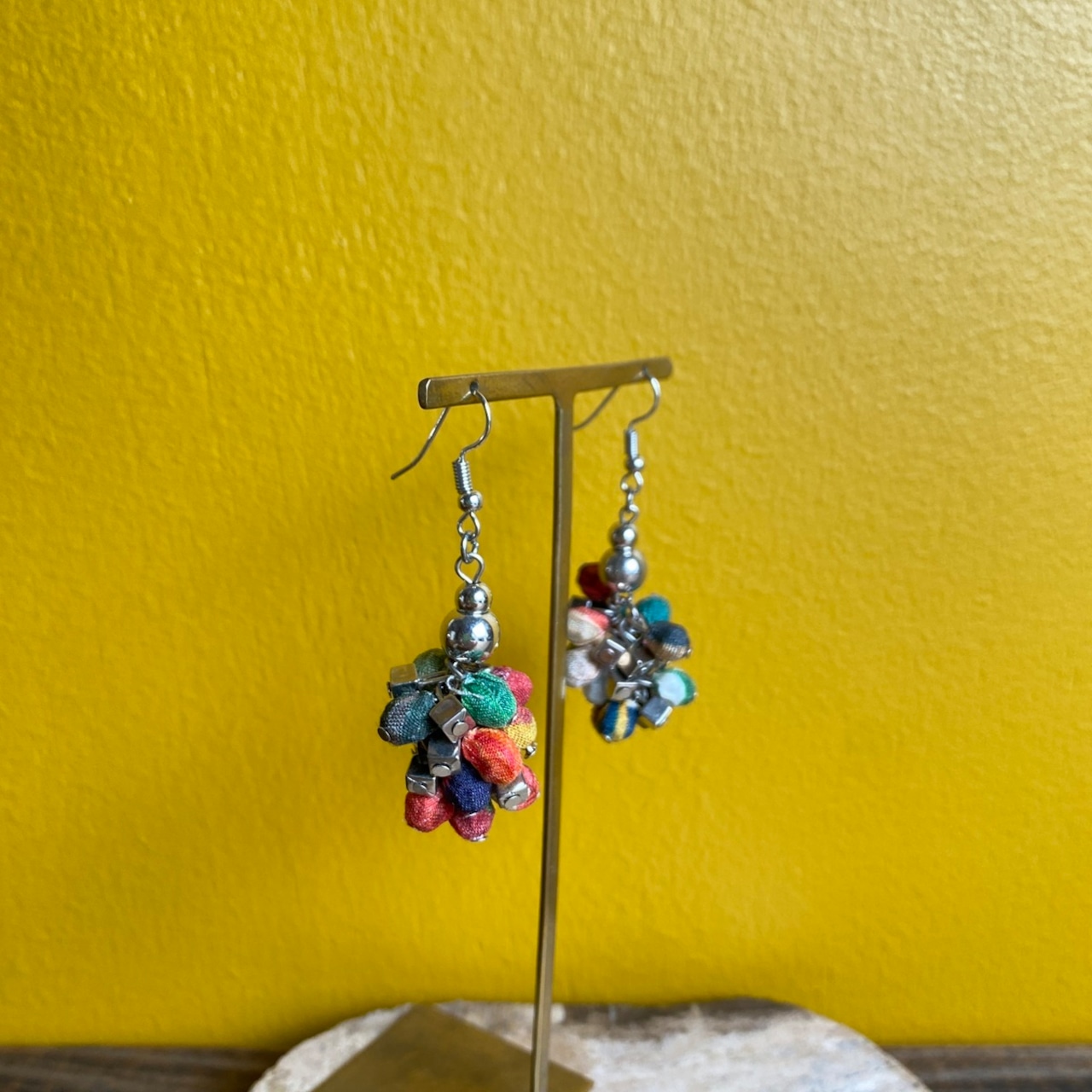 【MALAGUETA マラゲッタ】ファブリックパール フリンジ ショート ピアス