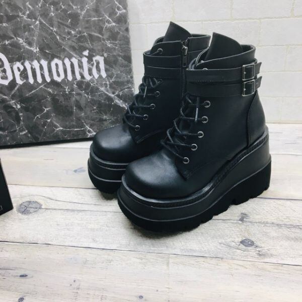 サイズ交換OK】Demonia（デモニア）正規保証品 厚底 ブーツ 黒 パンク