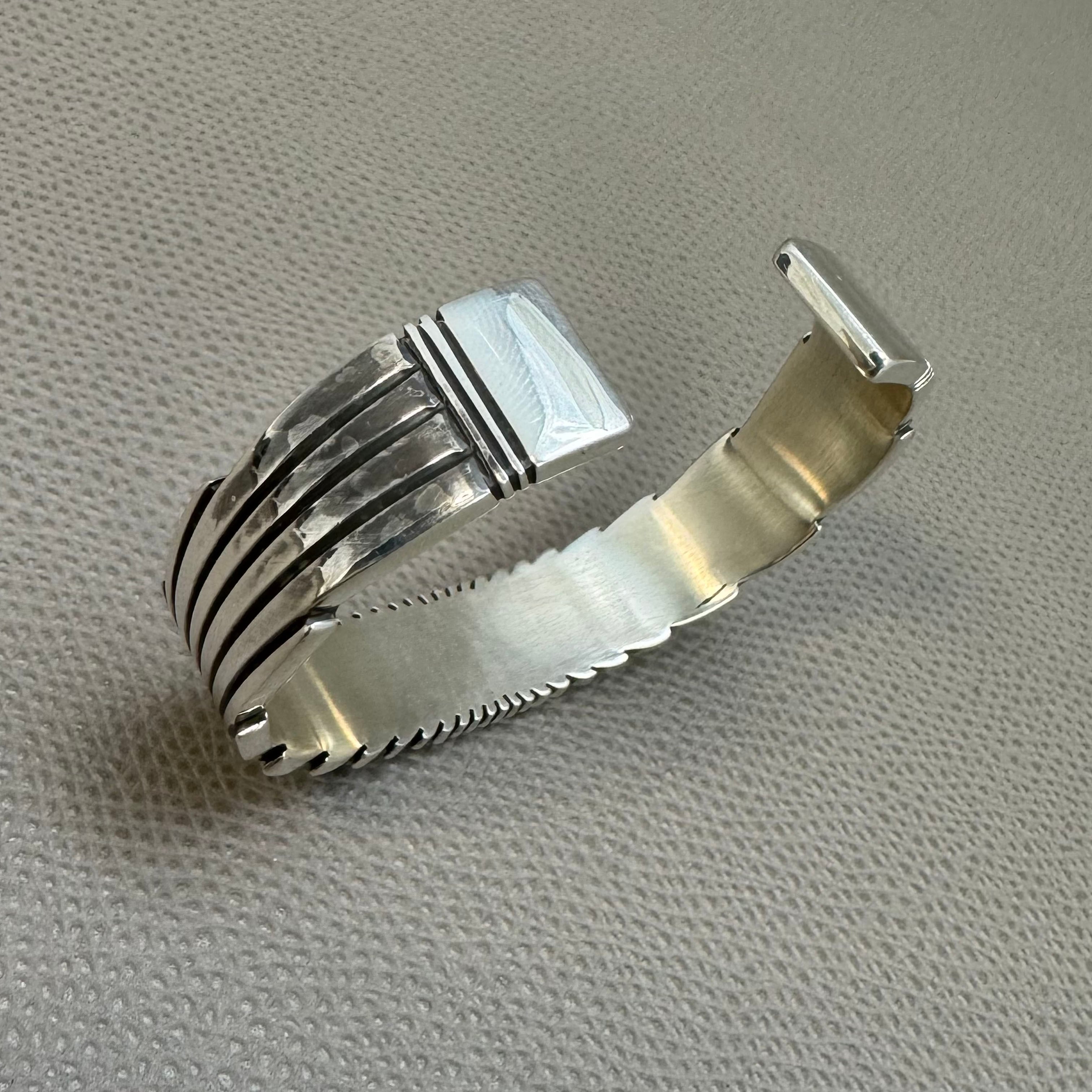 NAVAJO（ナバホ）族 Pat Bedonie作 14K GOLD サンバーストバングル