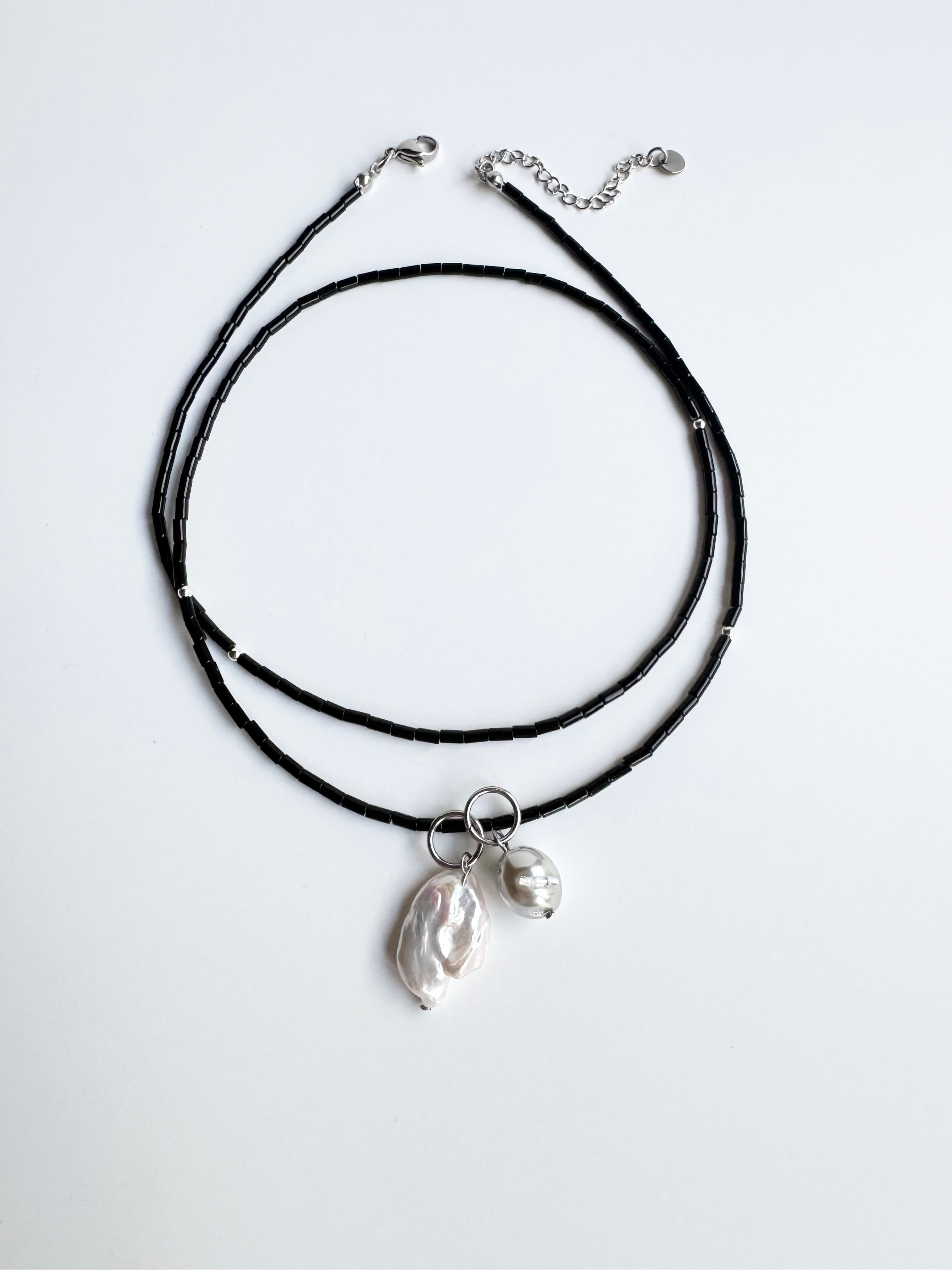 onyx beads arrange charm necklace | Hana aura