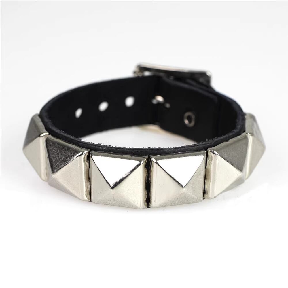 スタッズ レザー ベルトバックル バングル 1color MZA0041