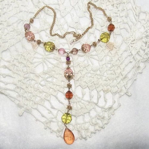 カラフルプラスティックビーズのYネックレス　アクセサリー卸値以下でセール　K1594N