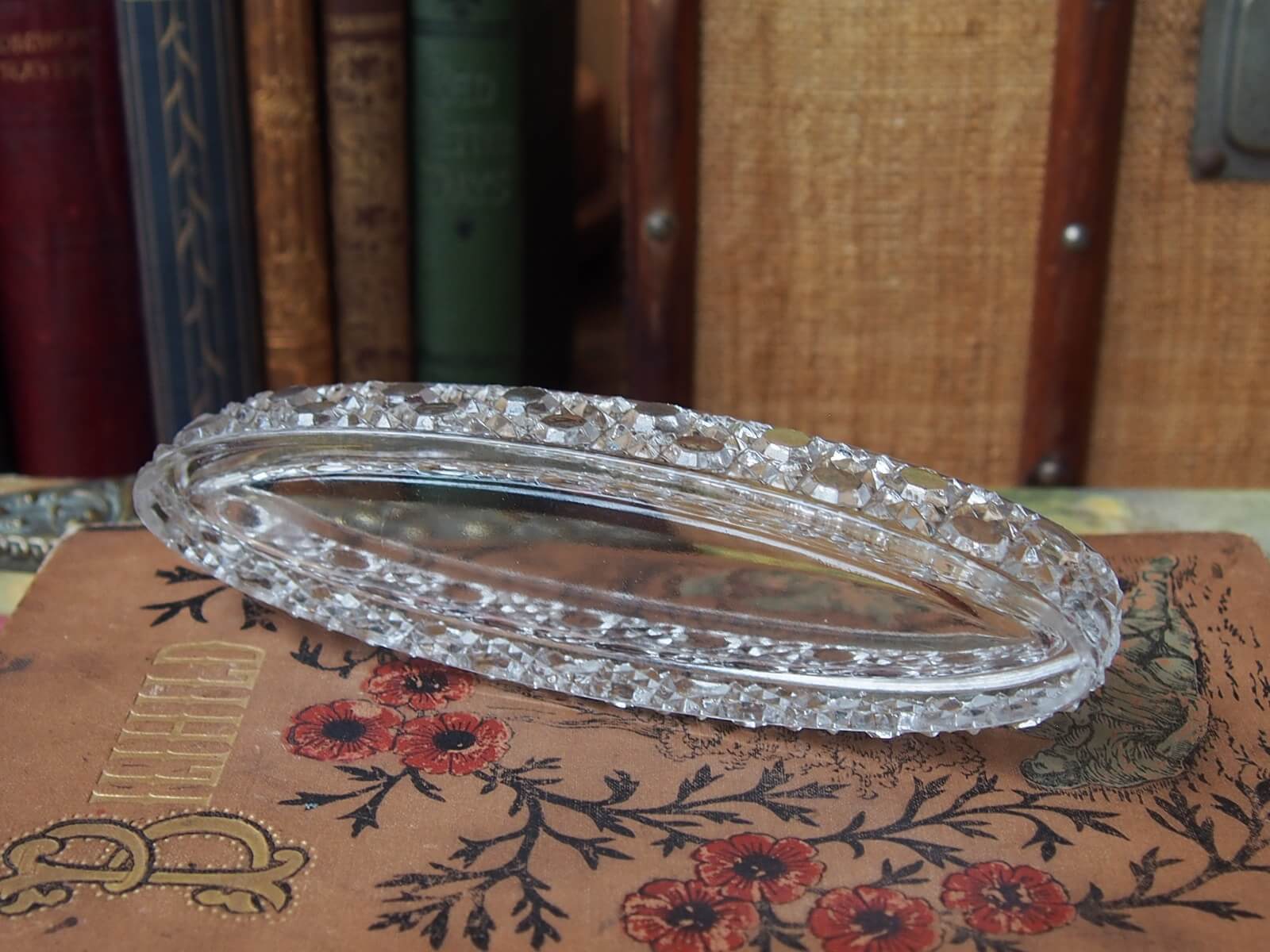 西ドイツ製 クリスタルガラス　蓋付き入れ物　お菓子入れ　ヴィンテージ VARSOVIA クリスタルガラス 蓋付き菓子 小物入れ - メルカリ