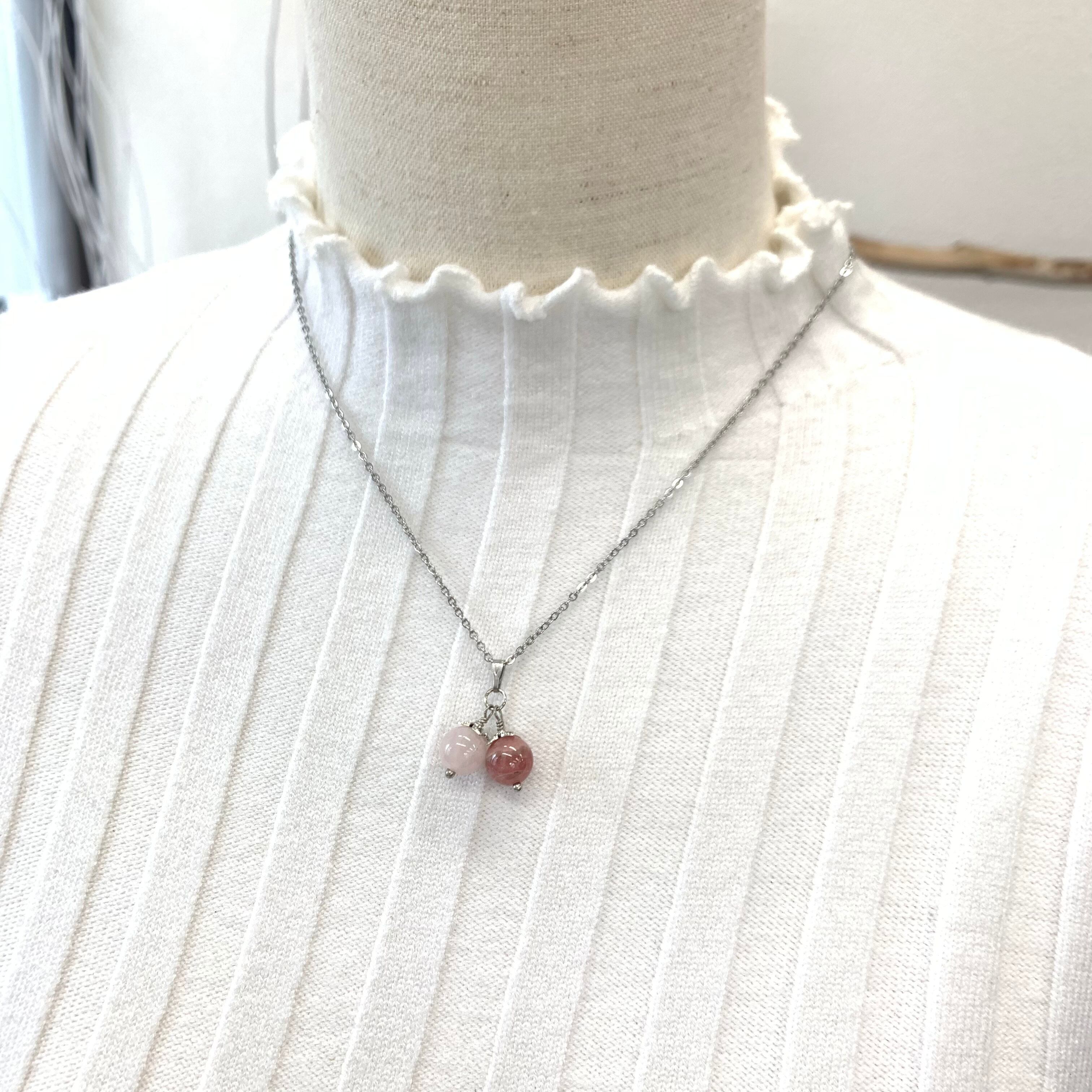 インカローズとローズクォーツのサージカルステンレスネックレス
