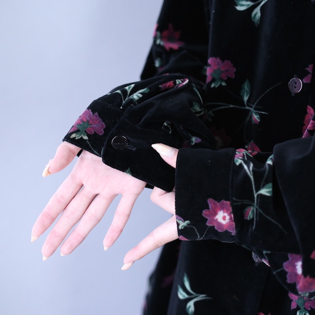 black base flower art pattern over silhouette velours shirt