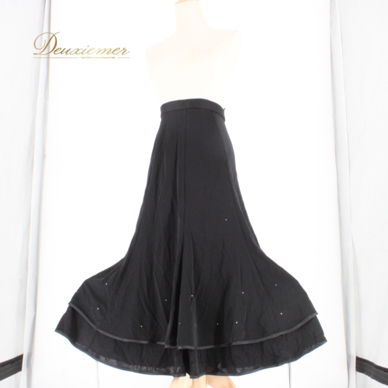 社交ダンス 衣装 スタンダード スカート レッスンウェア Dance Fashion Pier ダンスファッションピア 黒 無地 ブラック系 練習着 ダンス スカート おしゃれ 練習用 ダンス衣装 大人 女性 用 練習 トレーニング 伸縮性 ラインストーン シンプル クラシック ひざ下丈 フィット感 上品 スタイル コーディネート