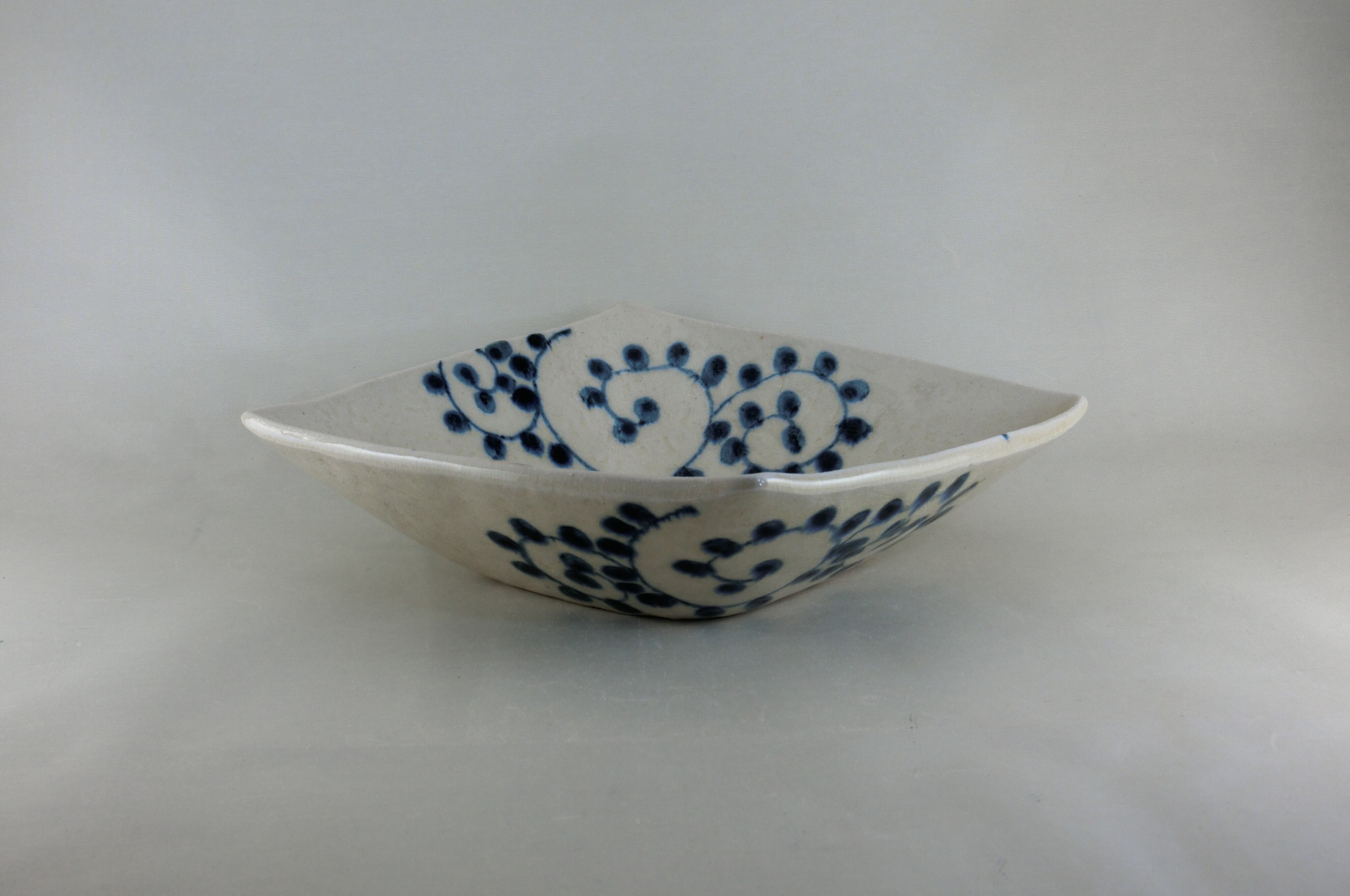 アラベスク菱鉢（宗山窯）