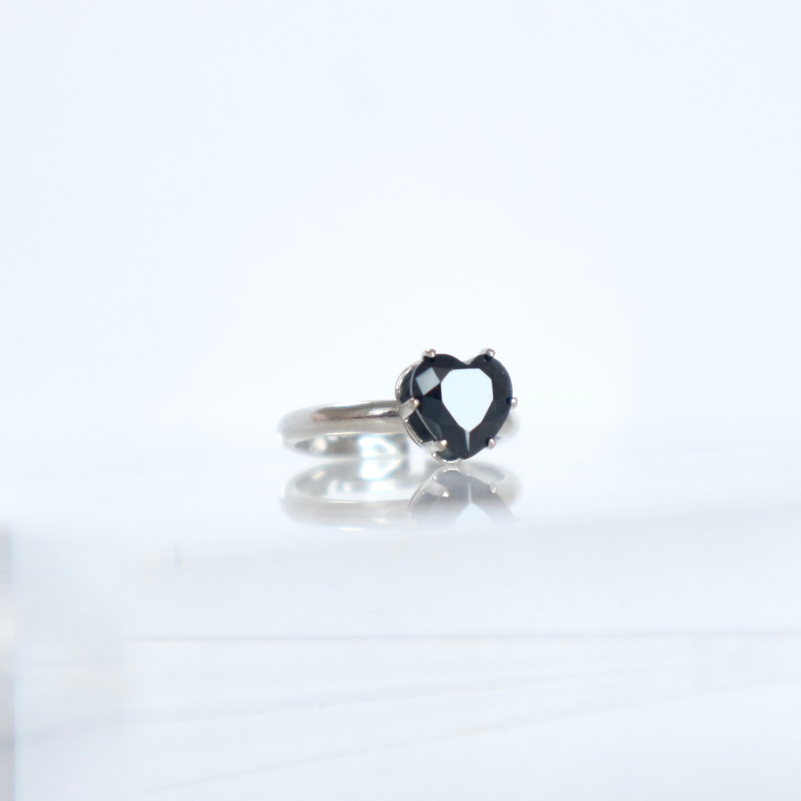 Heart jet black ring