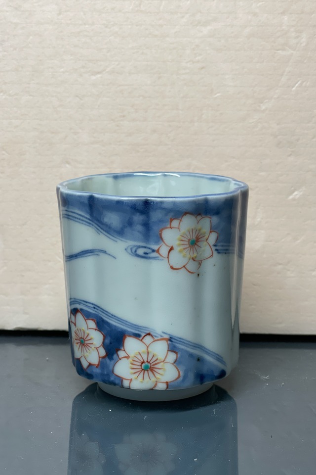 色絵花筏紋花形猪口 浜野まゆみ作　HM26_01