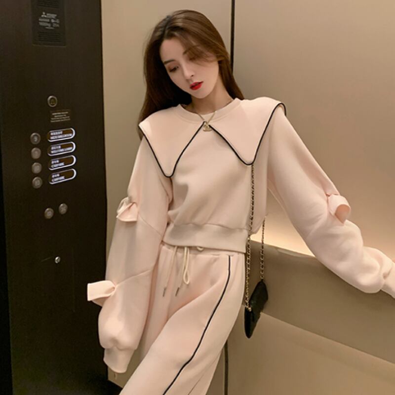 カジュアルとガーリーの融合♪ クロップド丈 ビッグカラー フリル