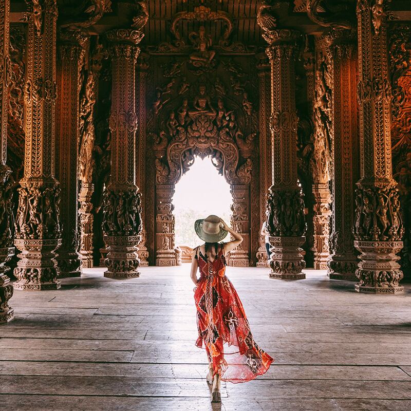 初秋のドレスタイ旅行旅行女性の砂漠po赤いドレスボヘミアンシフォンドレスを着用する ドリームホーストラベル婦人服11479660634