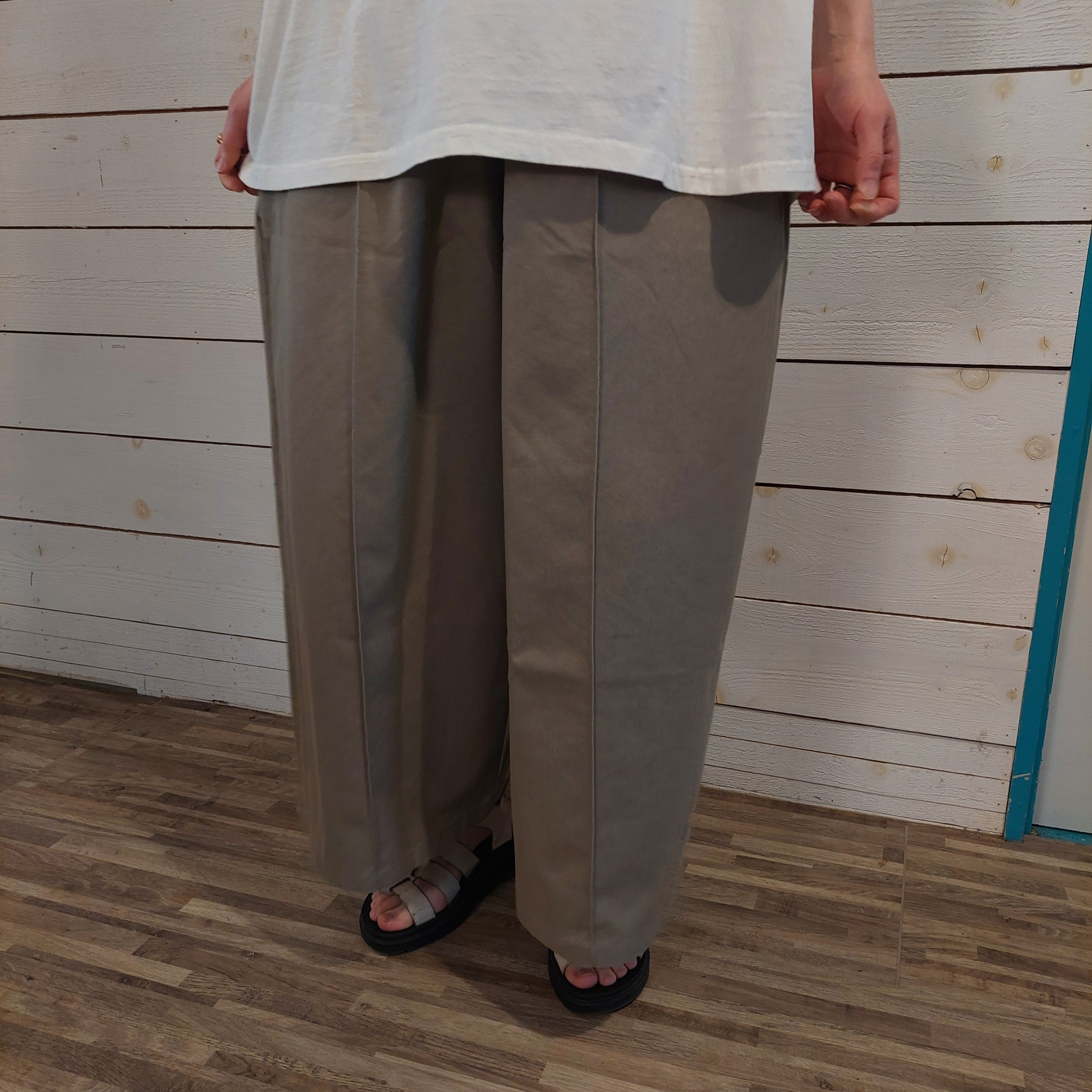 『People's』2830  スラブツイルピンタック入りワイドパンツ