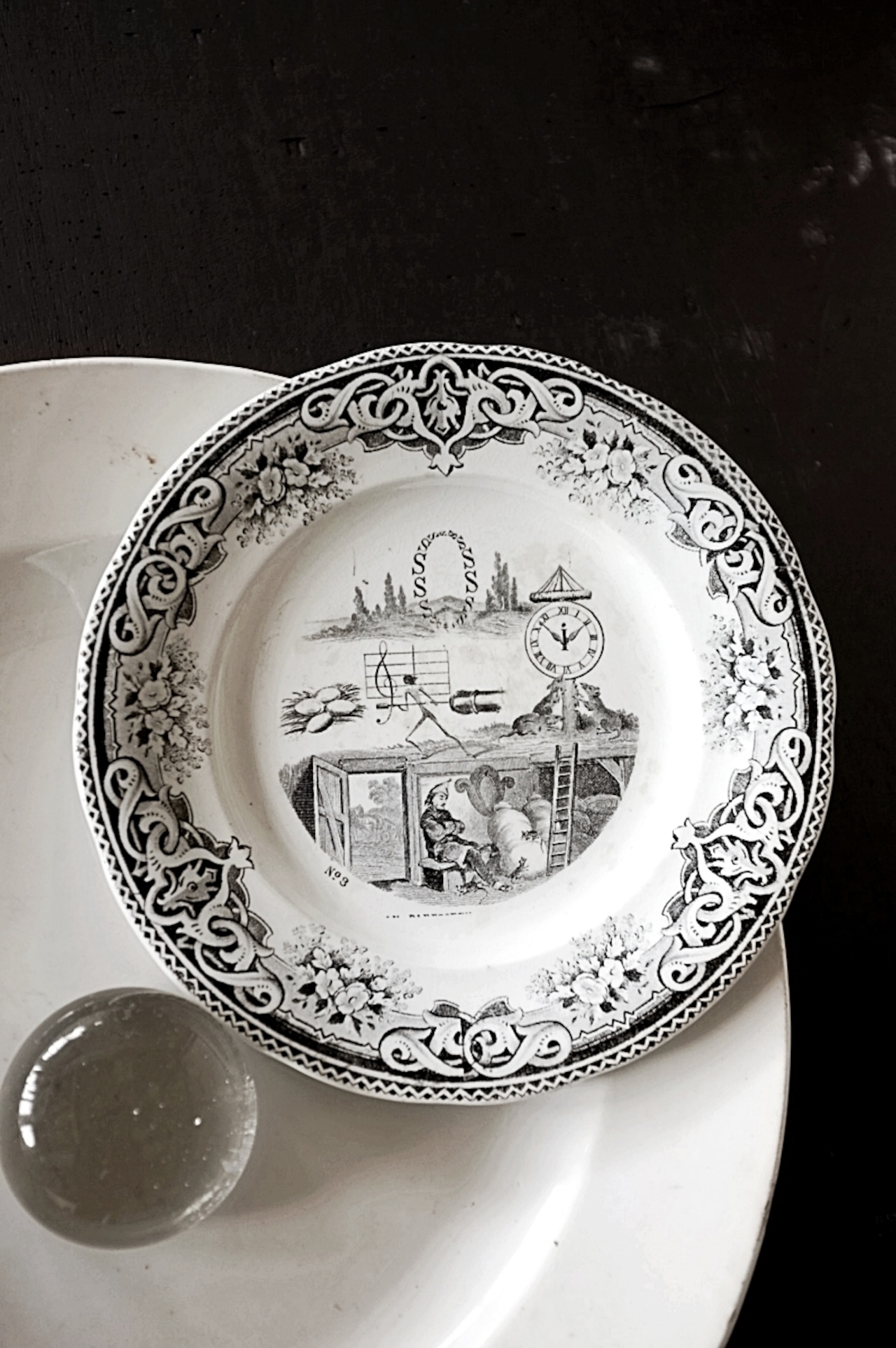1860s Creil et Montereau Lebeuf Milliet et Cie 不可解ユートピア 謎のプレートa クレイユモントロー Rébus