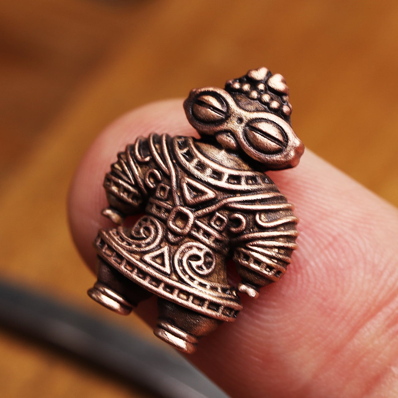 ぷっくり立体文様が可愛い！】遮光器土偶ネックレス ブロンズ（青銅製