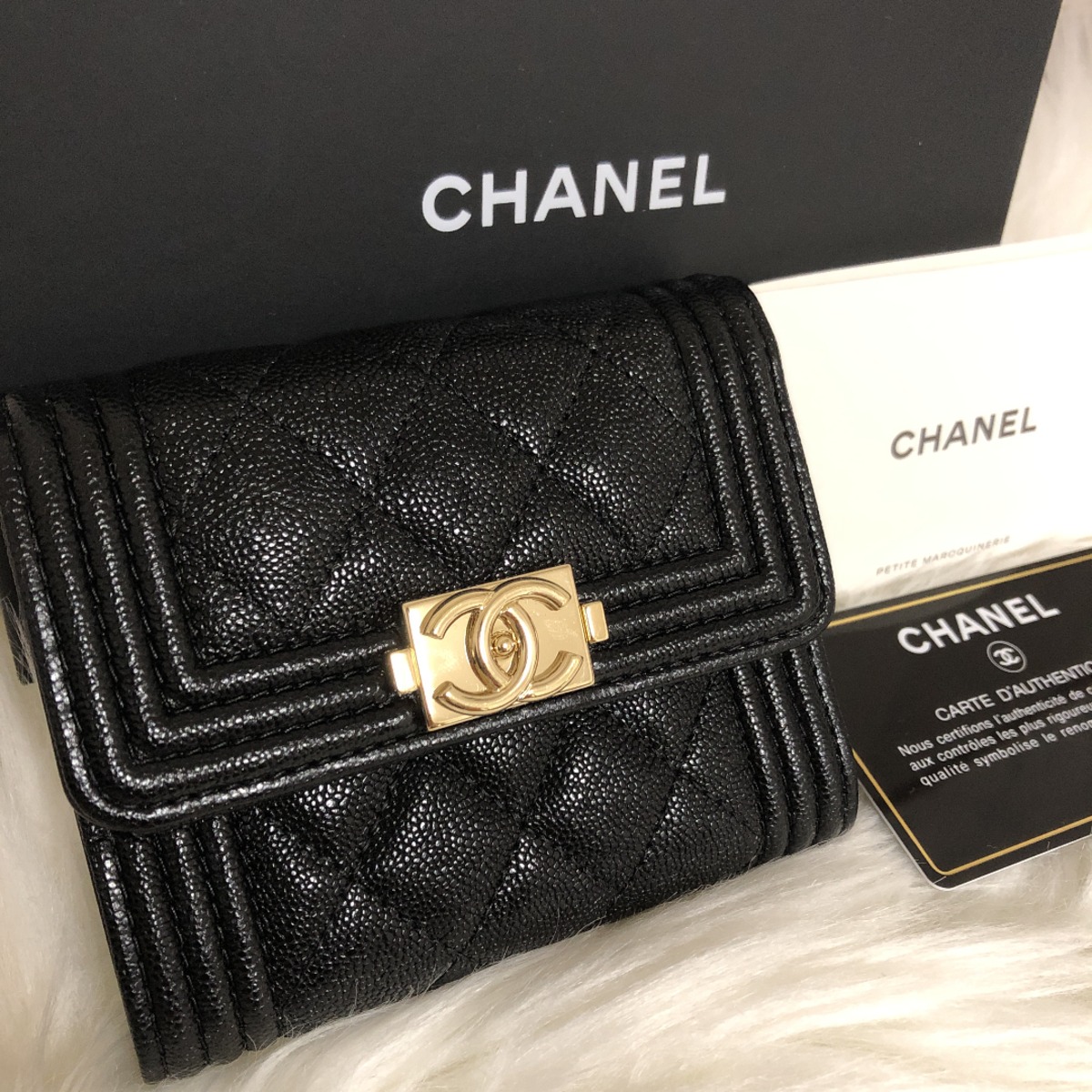 CHANEL ボーイシャネル コンパクトウォレット キャビアスキン