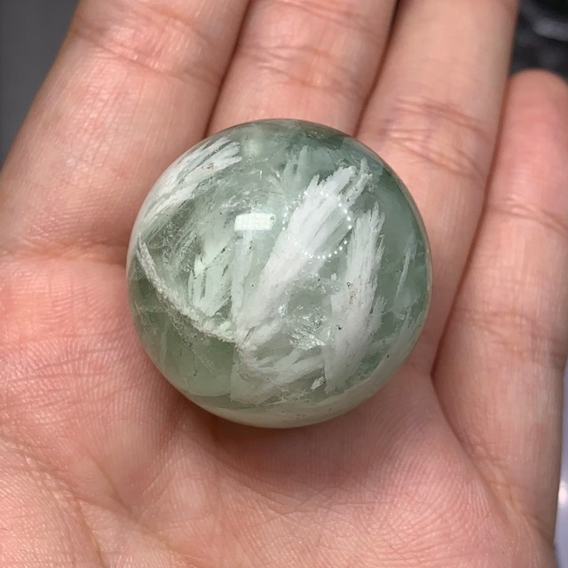 2.エンジェルフェザーグリーンフローライトスフィア