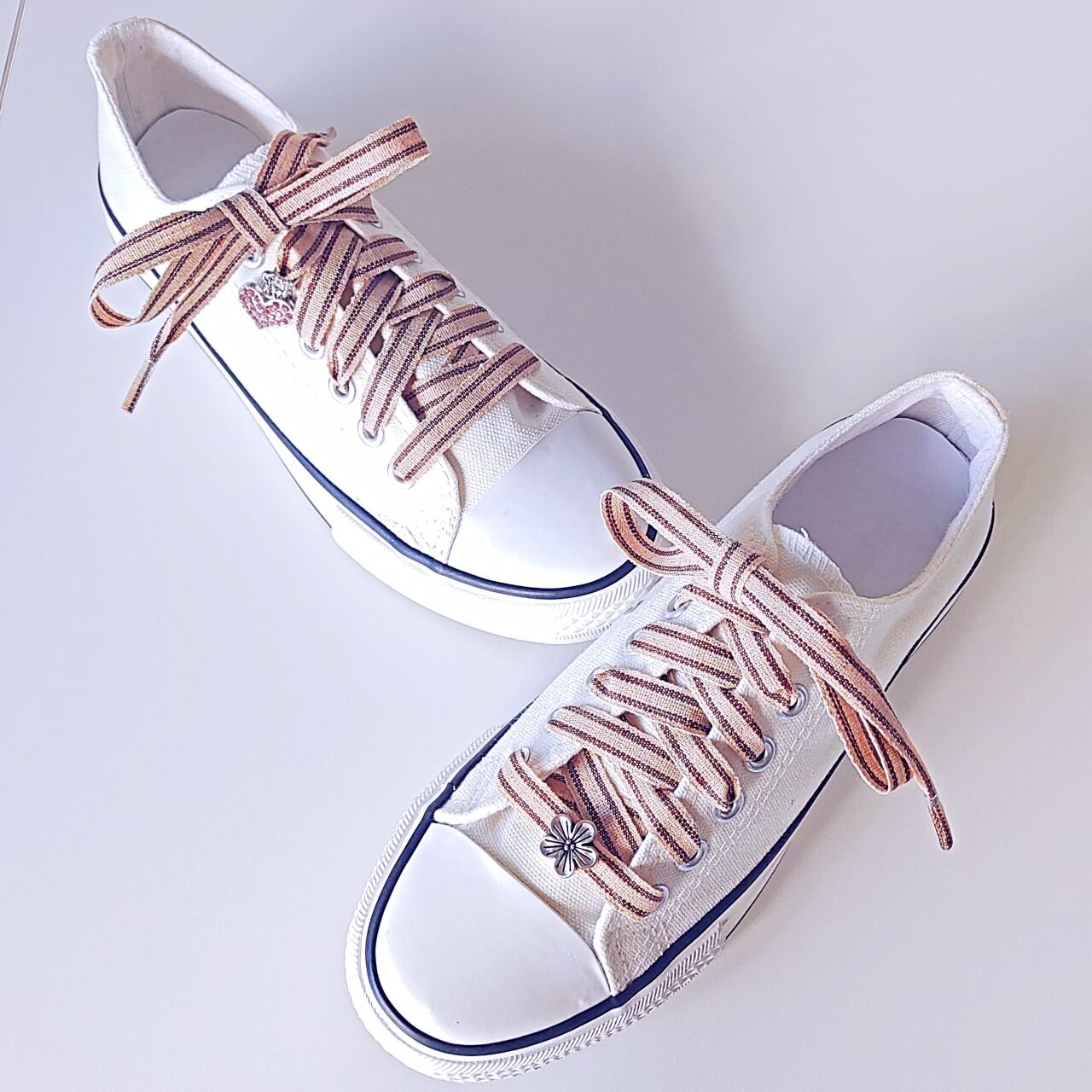 シングルリボン、レースフラワー(シルバー)わんちゃん猫ちゃん用首輪 シングルリボン、レースフラワー(シルバー)わんちゃん猫ちゃん用首輪