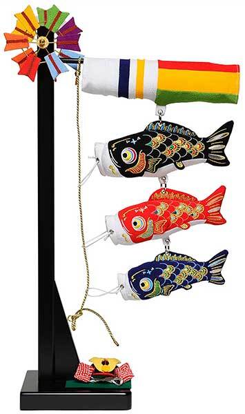 ちりめん鯉のぼり 三色特小(ｃ) ちまき・あやめ付き タペストリー式スタンド付 Amazon | ちりめん鯉のぼり 三色特小(c) ちまき・あやめ付き