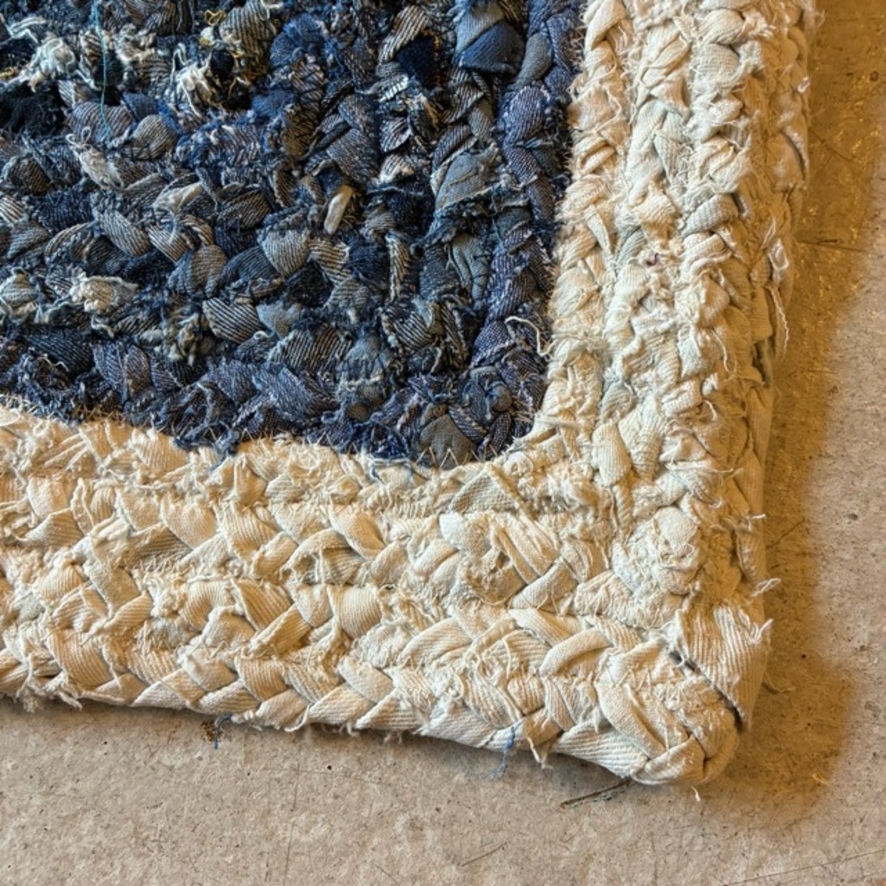 TOPANGA Homefurnishing　リサイクルデニムウィービングラグマット　50×80cm