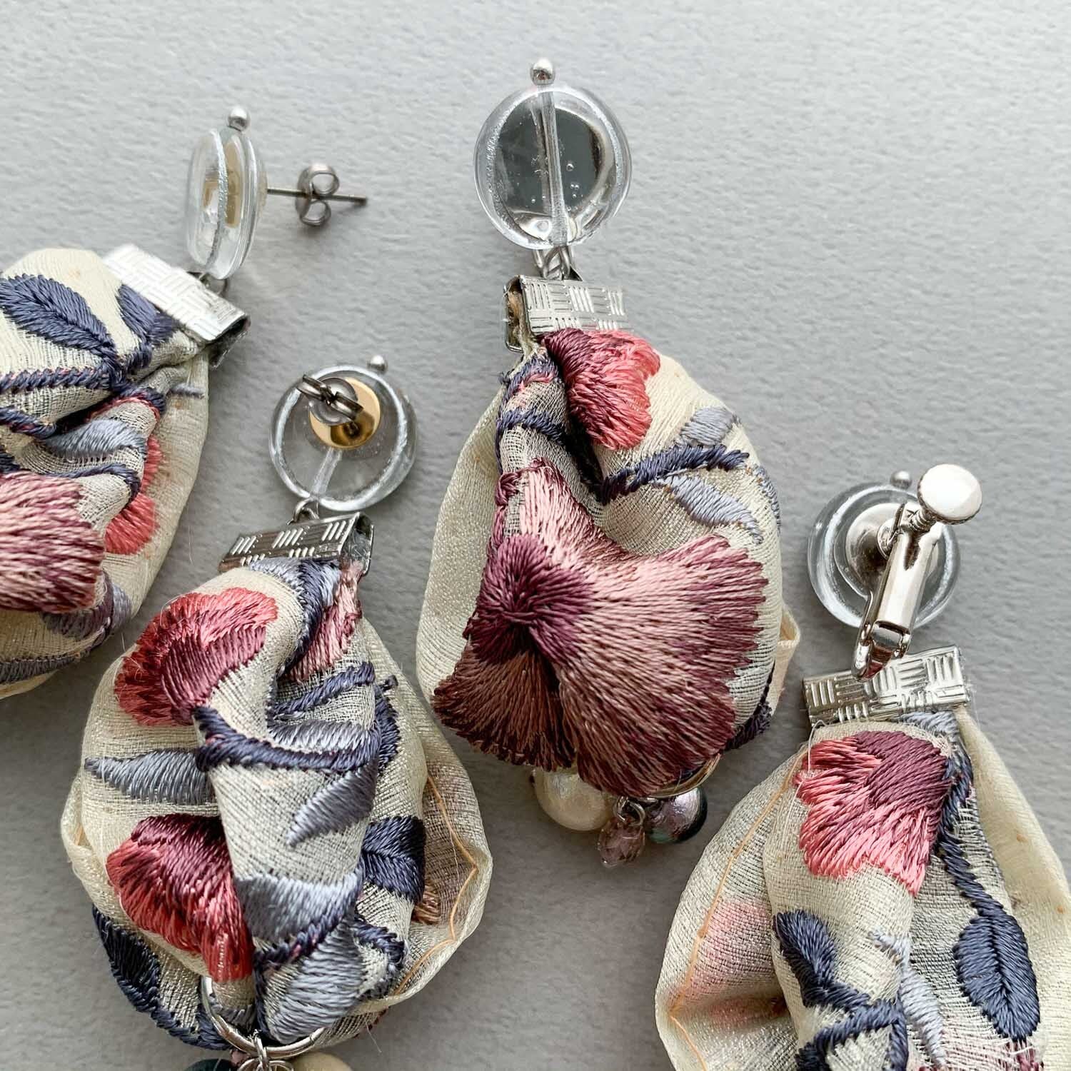 チェコクリアトップとくすみインド刺繍リボン〈ピアス / イヤリング