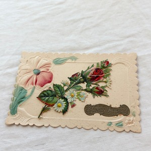 フランスアンティーク ポストカード | マーガレットや勿忘草 エンボス加工（小鳥と草花）| 1900年頃（A008）