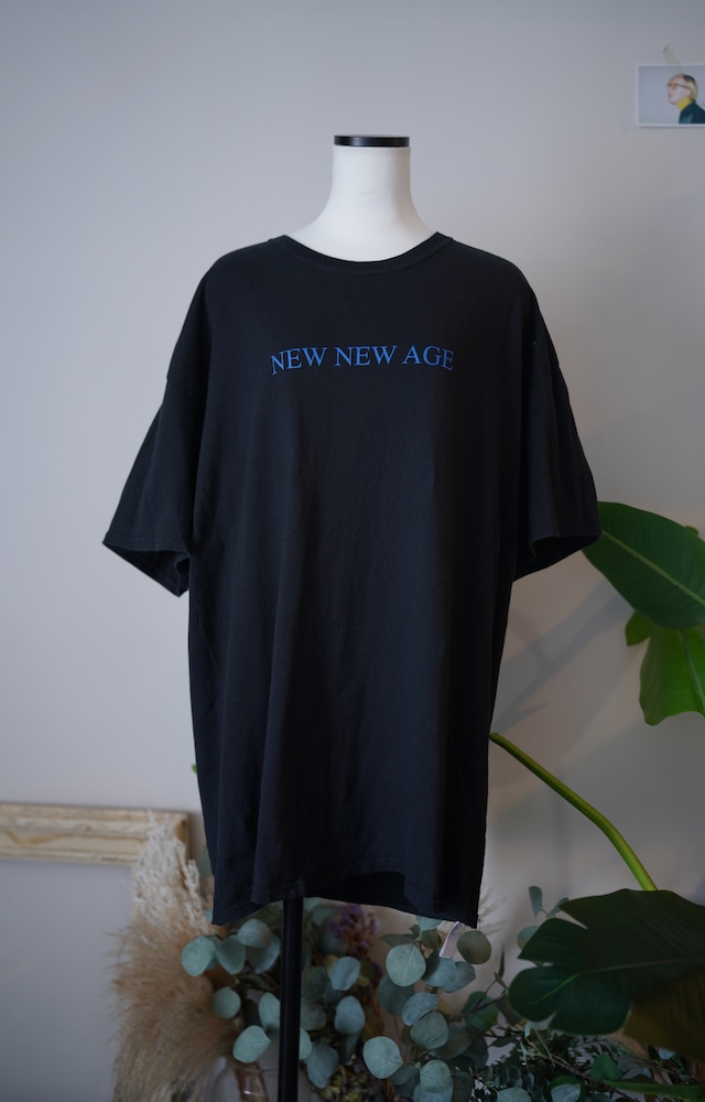 Bonjour Record  New age tee Black