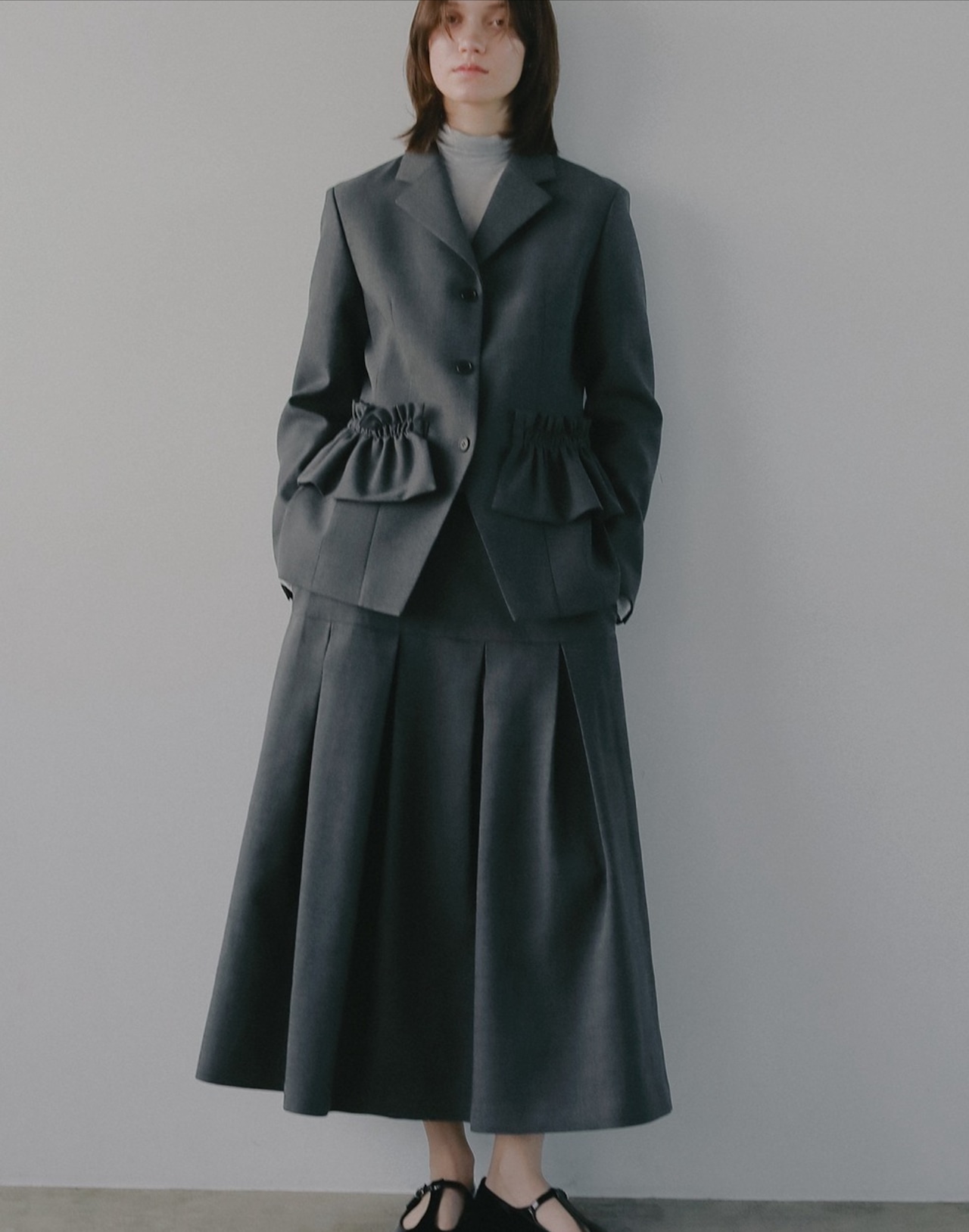 MANOF RUFFLE POCKET JACKET 2色展開