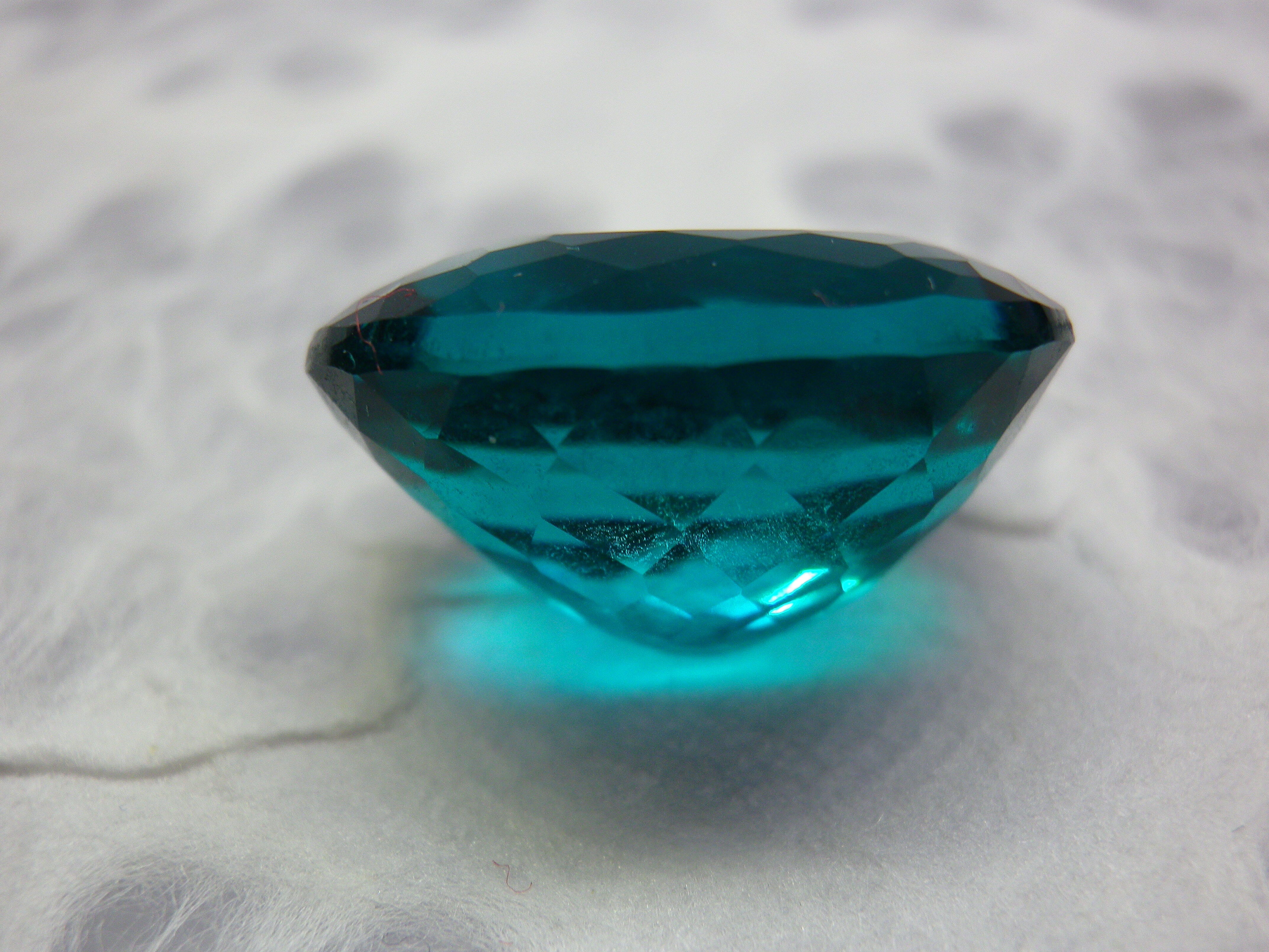 シンセティックトルマリン パライバカラー1 8 . 9 5 ct タイ産 #4414