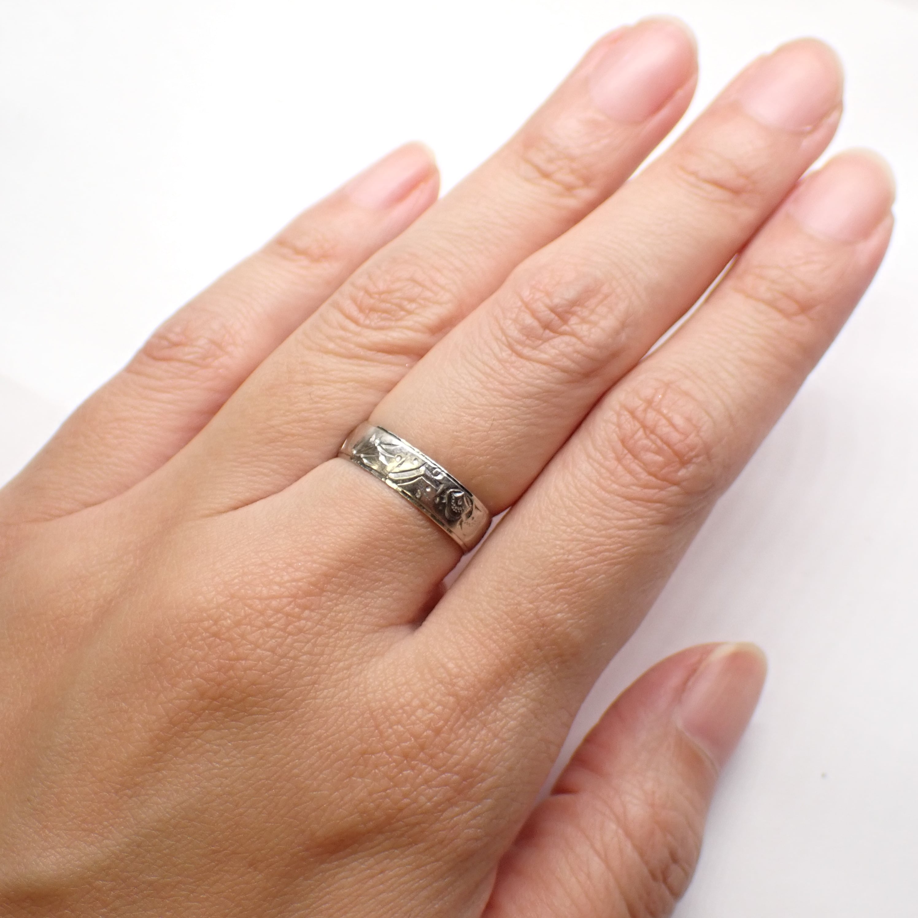 日本の作品】昭和レトロ Pt850 和彫り 彫刻 松竹梅 デザイン