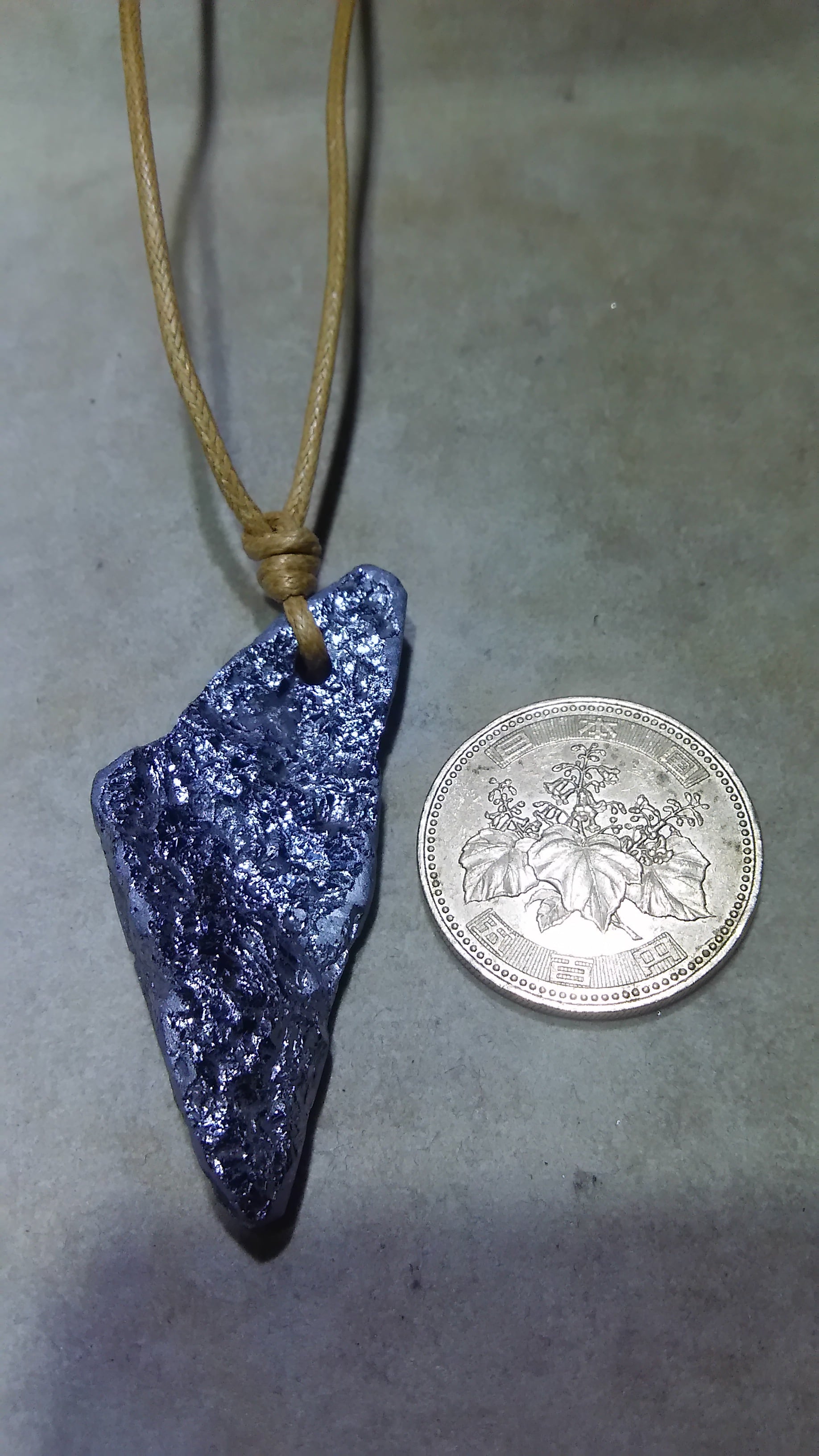 ダイナソーボーン！恐竜の骨が化石化した石！ | エターナルウイング