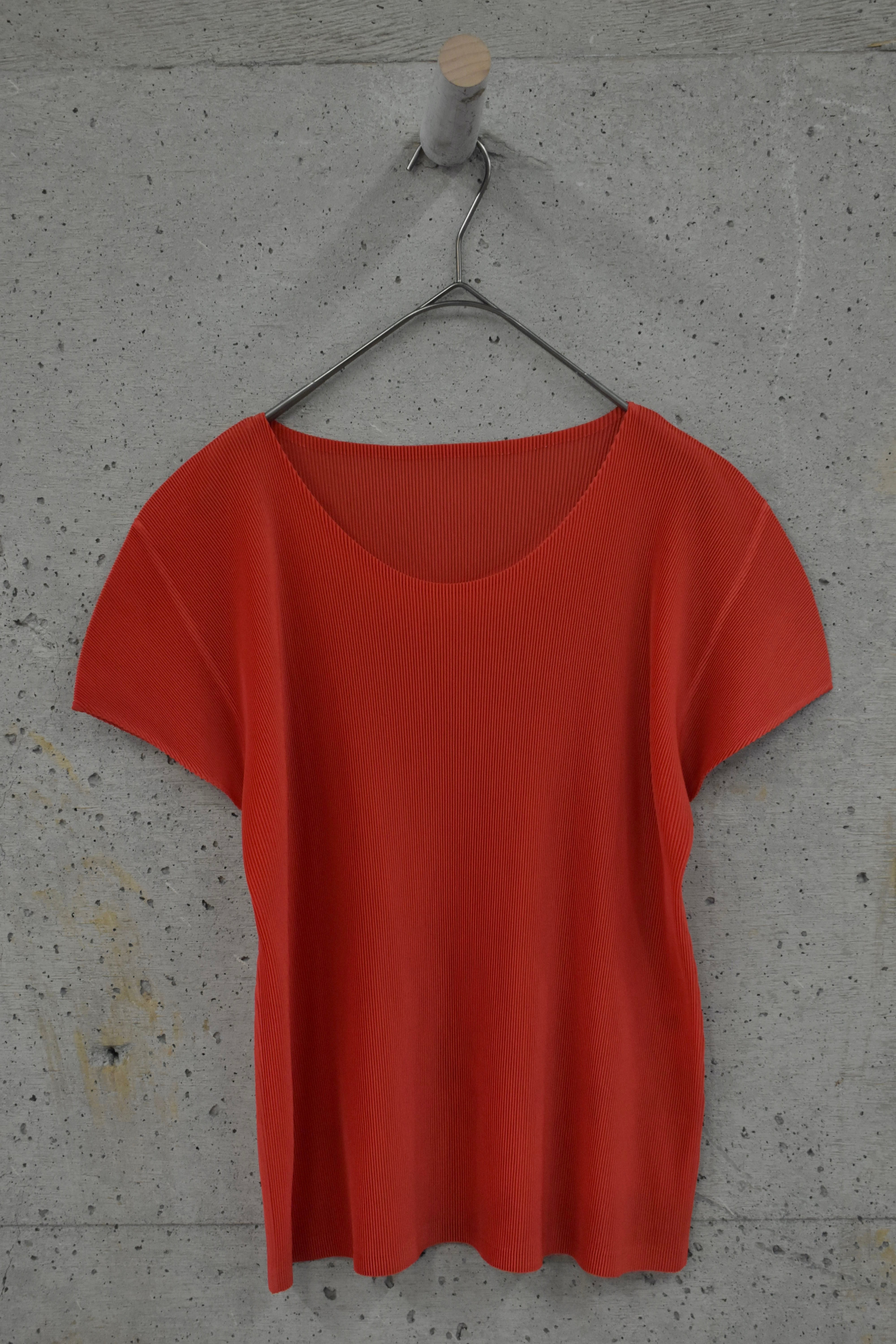 Pleated red top