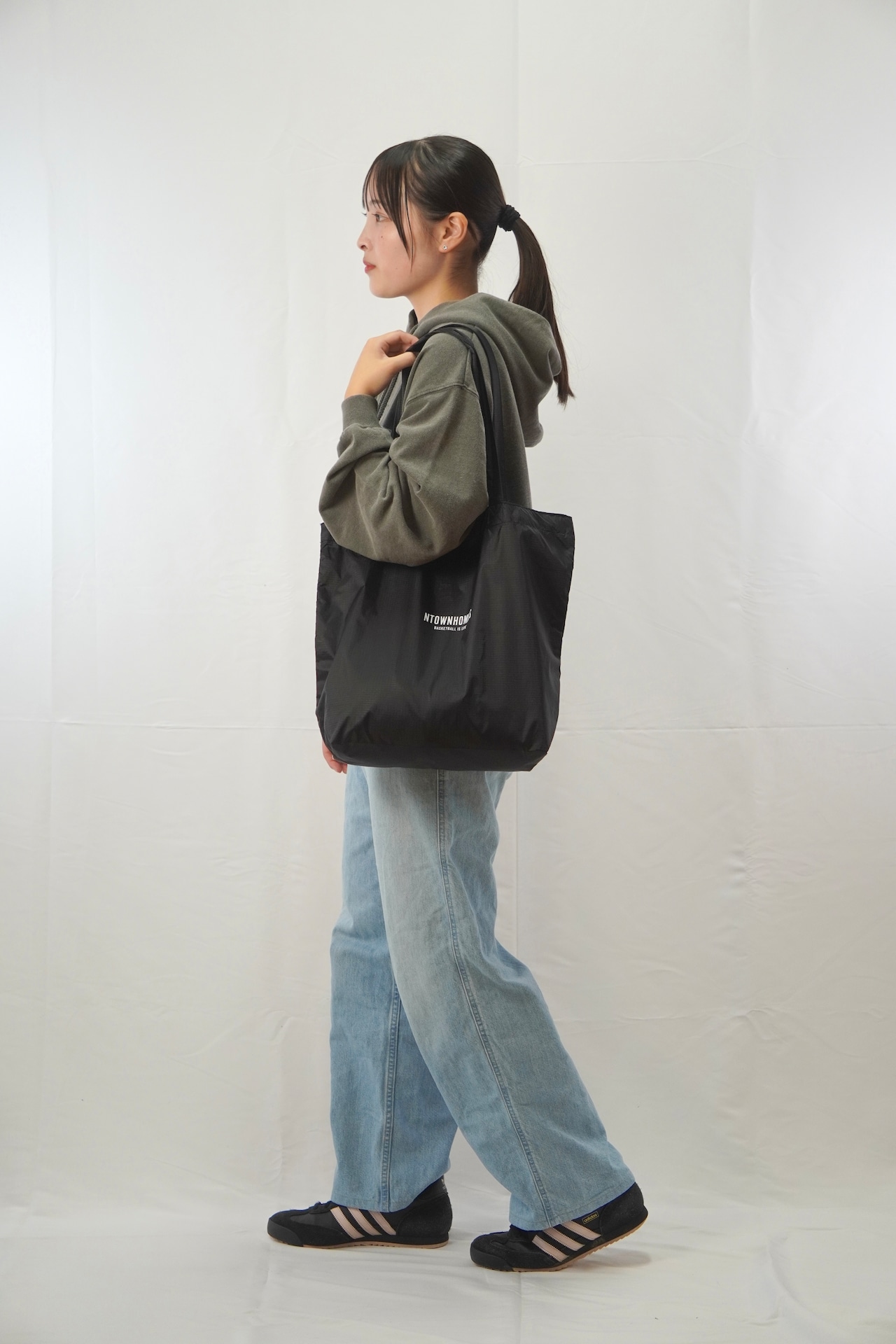 【受注生産】NYLON LOGO BAG color Black - 5