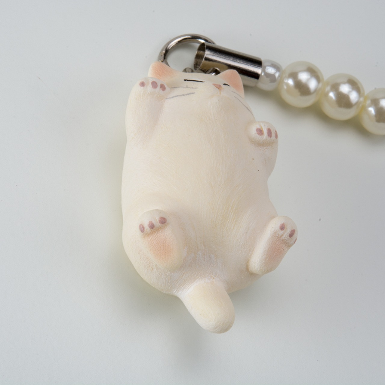 ペットラバーズ 猫どん でぶ猫 白 ビーズ ストラップ N-2306