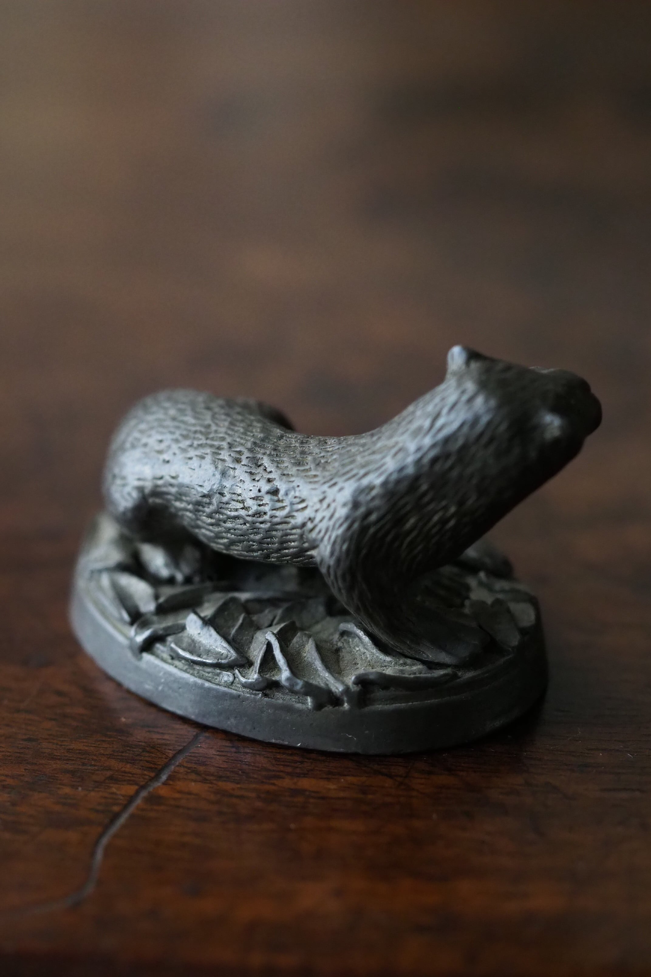 見つめてカワウソ-antique pewter ottar objet | アンティーク
