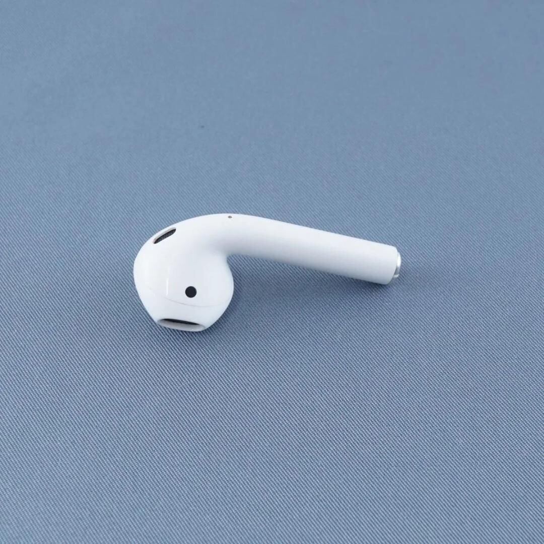 AirPods 第二世代 左イヤホンのみ USED美品 L 片耳 左耳 A2031 ...