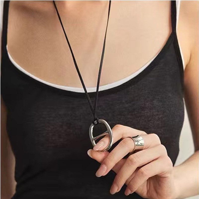 レザー紐 オーバル型ペンダント ネックレス 2col H10226