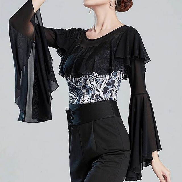 ラウンドネック　フレアスリーブ　トップス　ds0513