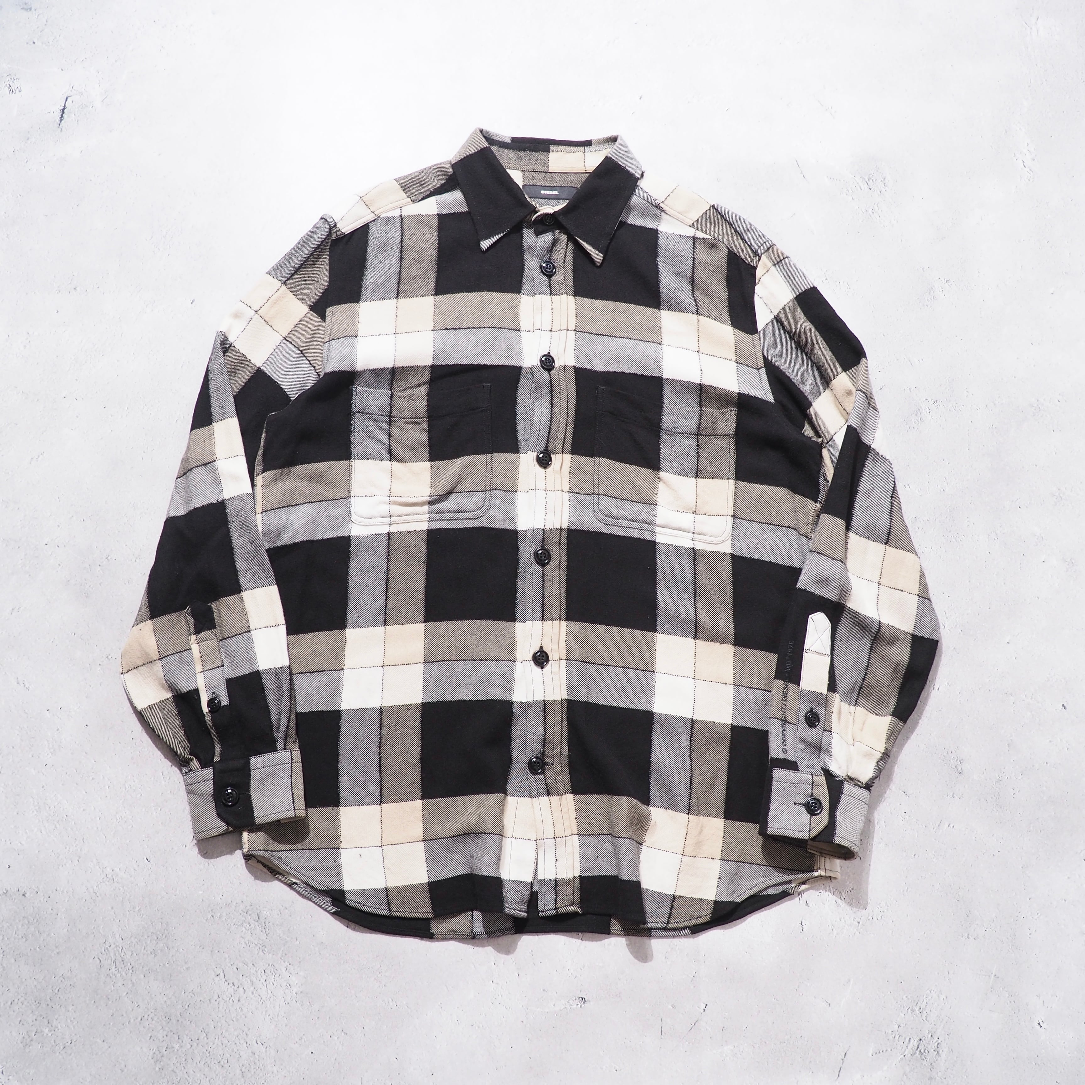 " DIESEL " Irregular Stitched × Embossed Monotone Check Shirt