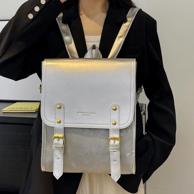 リュックサック レトロ 可愛い レザー バックパック 韓国系 ランドセル風 A4 高校生 大学生 通学 学校 スクールバッグ 黒 ブラック 白 ホワイト 銀色 シルバー ピンク 無地 かぶせ スクエア型 収納力 習い事 塾 カバン 革バッグ カレッジ