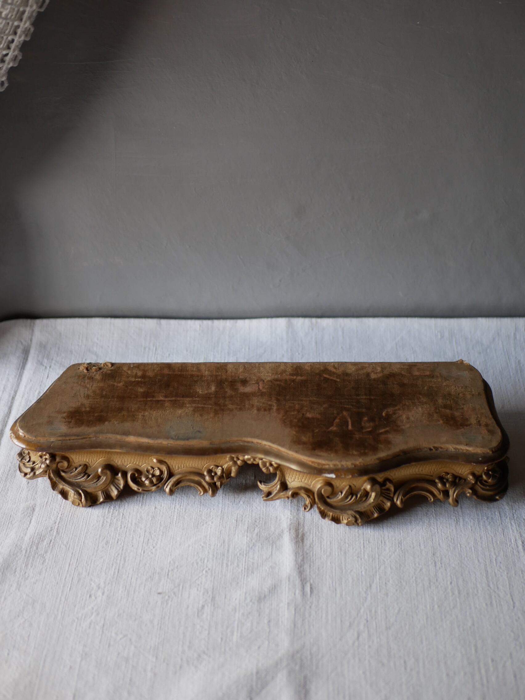 ディスプレイボード 豪華な装飾 フランスアンティーク アンティークのある生活