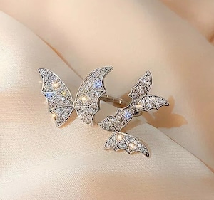 3匹の蝶リング　Three butterfly rings