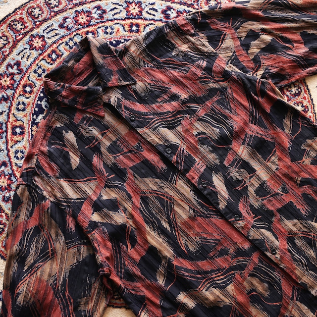 art pattern on velour fabric l/s big shirt
